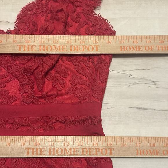 Tadashi Shoji Women 8 Dress V-Neck Sleeveless Lace Overlay Sheath Red - Picture 9 of 11